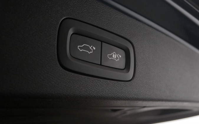 Volvo V60 cena 134899 przebieg: 102313, rok produkcji 2021 z Szczecin małe 326